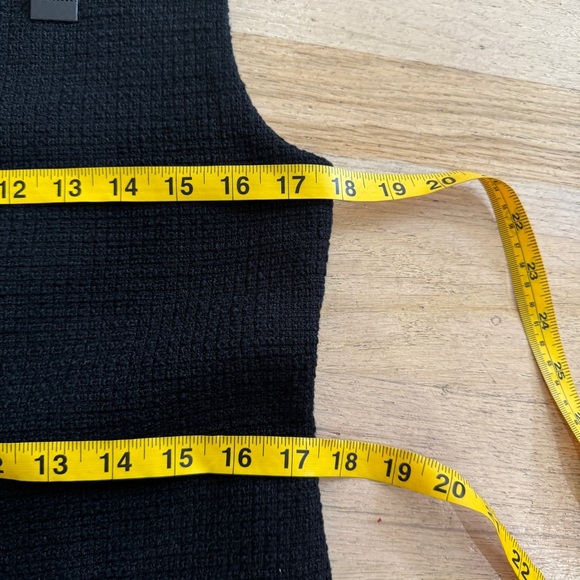 ELIE TAHARI NOIR Sleeveless Button
Front Vest With Pockets NEW - Picture 4 of 5